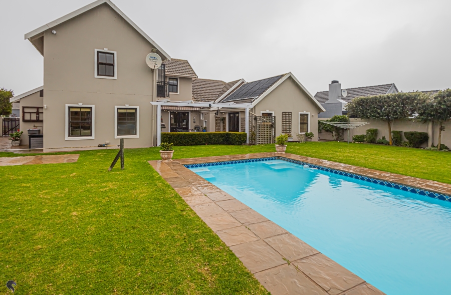4 Bedroom Property for Sale in Country Club Western Cape